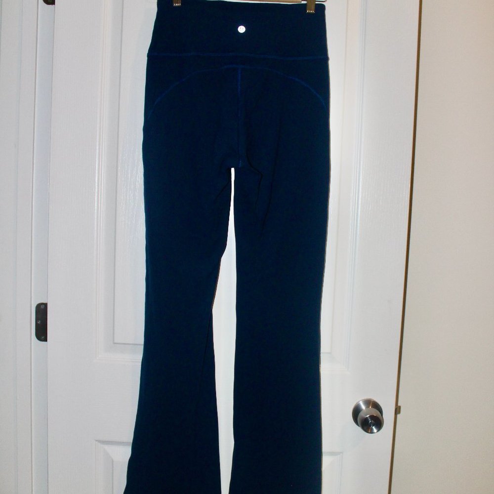Lululemon Navy blue groove nulu flare yoga pants size 8
